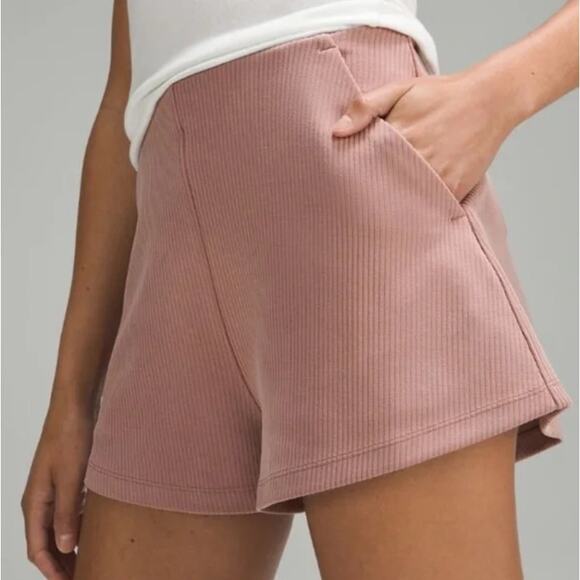 Lululemon Ribbed Softstreme High-Rise Short 2" Twilight Pink sz 6 - Picture 1 of 6